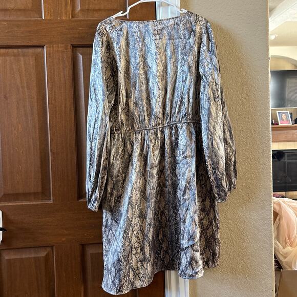 Ava & Viv Balloon Long Sleeve Satin Wrap Dress Snakeskin Tan Black Women's 1x - Picture 3 of 7